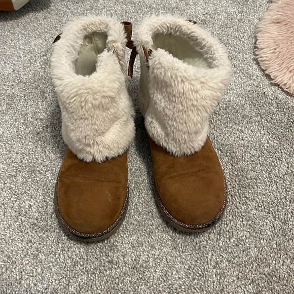 Fur lined boots - Picture 1 of 5